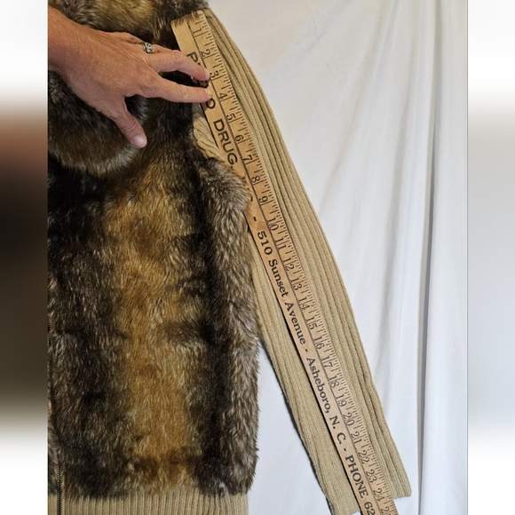 Venue Ribbed Sweater With Faux Fur Front Full Zip Cardigan Size Large Y2K Tan - Picture 11 of 15